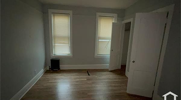 2nd image of 1006 Rhinelander Ave APT 1F