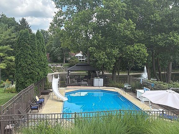 3rd image of 5000 Marilake Cir