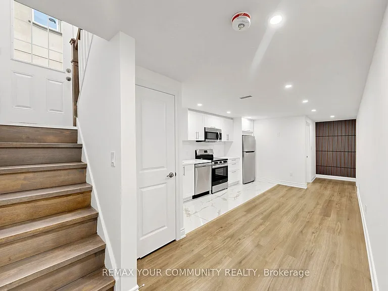 275 Betty Ann Dr — Photo 23