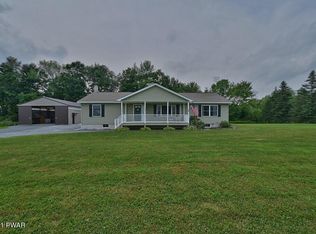 8 Goodenough Ln, Honesdale, PA 18431