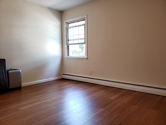 3rd image of 108 Ardmore Ave #2