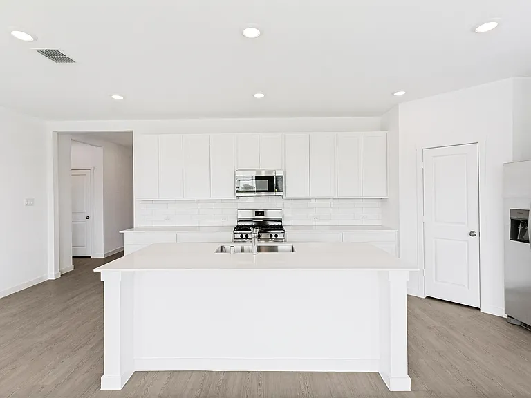 3029 Eriskay Dr — Photo 5