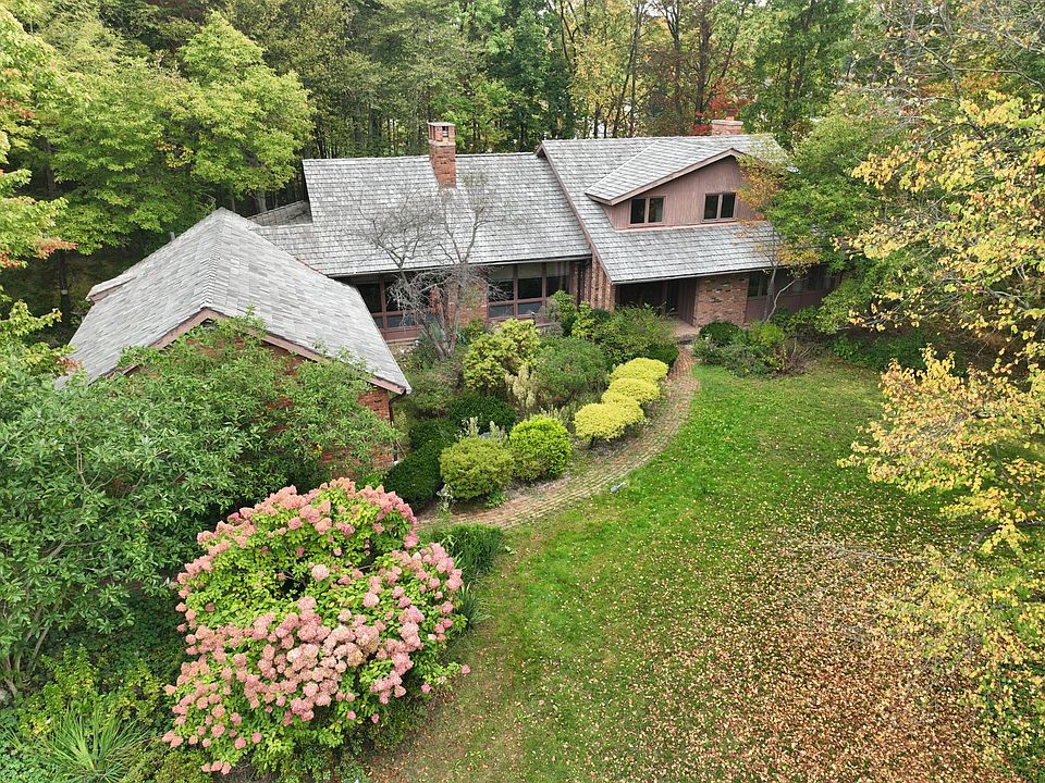 2440 Snowberry Ln, Pepper Pike, OH 44124 Zillow