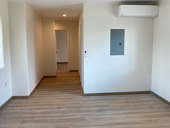 3rd image of 957 Lehua Ave