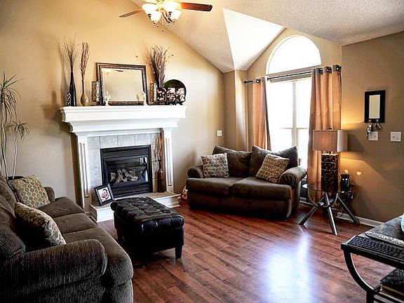 5th image of 850 SW Country Hill Dr
