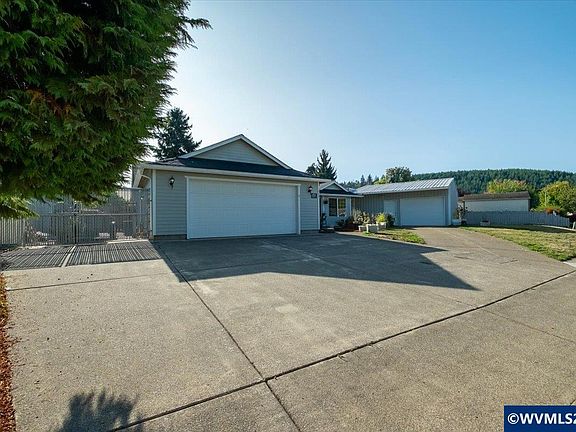 2nd image of 1049 29th Ave