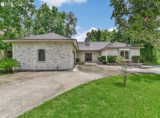 533 Robert E Lee Dr, Conroe, TX 77302