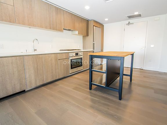 4th image of 1300 22nd St APT 400