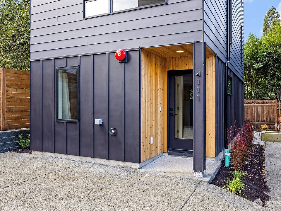 2nd image of 4109 25th Avenue SW #D