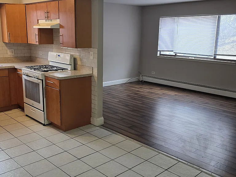 2131 Narcissus Ave #2W — Photo 13