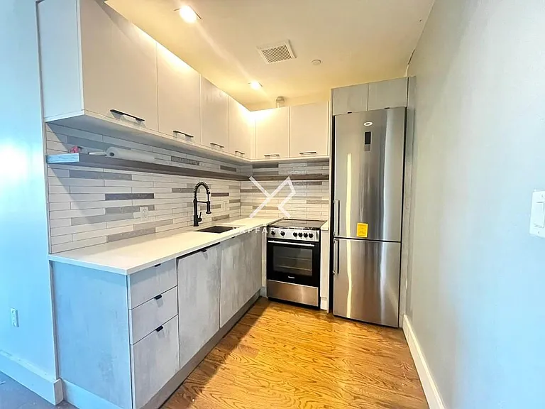 806 Saint Johns Pl #5A — Photo 6