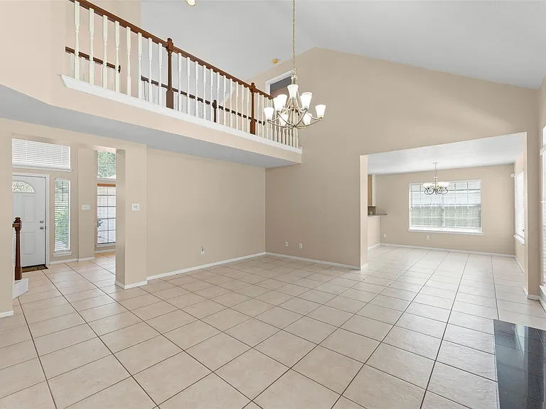 1723 Monvale Ln — Photo 8