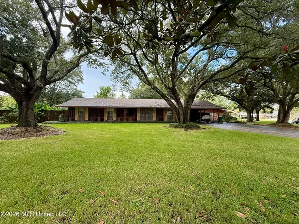 12800 Cambridge Blvd, Ocean Springs, MS 39564