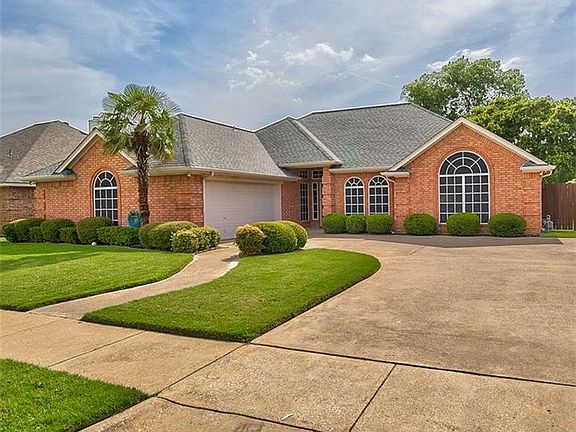 2nd image of 7340 Hidden Oaks Dr