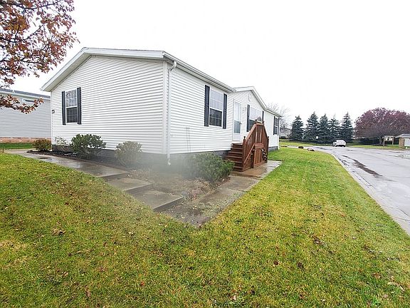 3rd image of 9906 Briarcliff Ct