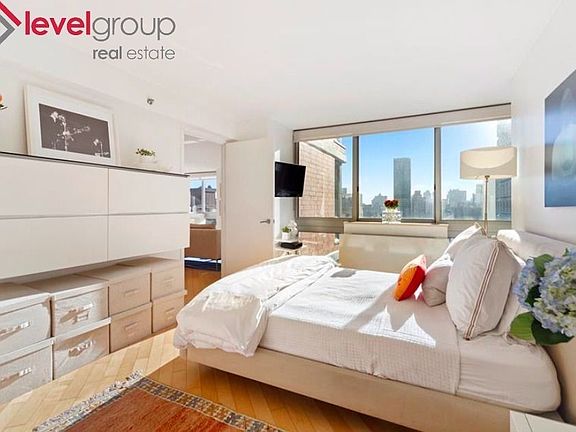 4th image of 235 E 55th St APT 36C