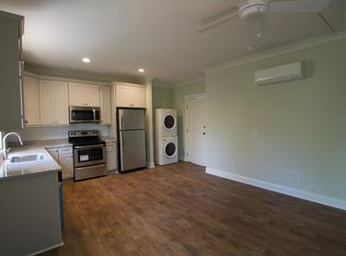 520 E Waldburg St, Savannah, GA 31401