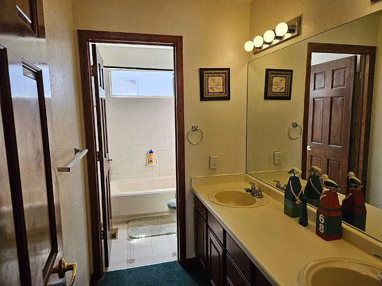 8842 W Ida Pl — Photo 19