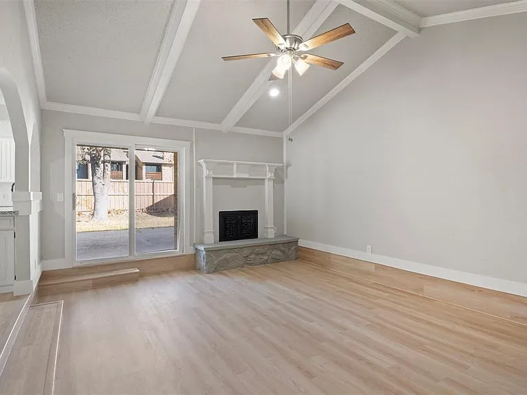 807 Salem Dr — Photo 4