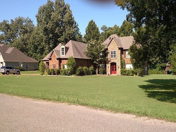 2nd image of 110 Cottonwood Dr