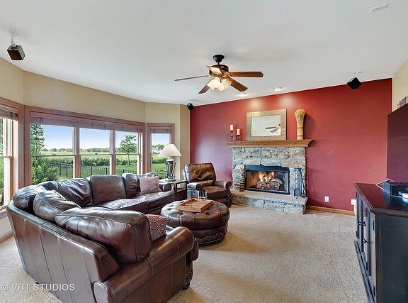 3rd image of 38W351 Callighan Pl
