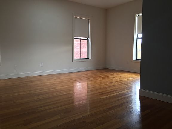 2nd image of 116 W Pearl St APT 3D