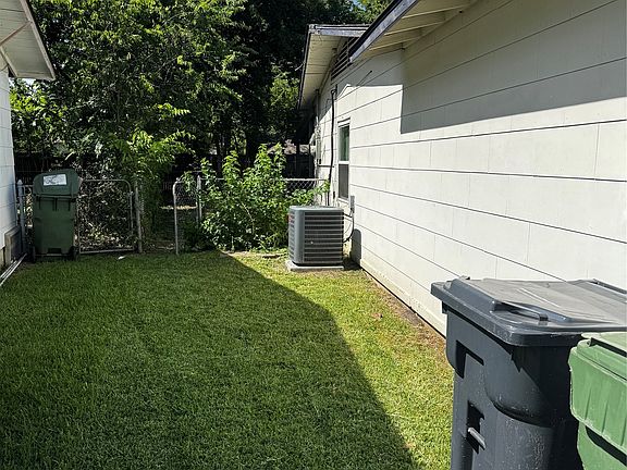 5th image of 2009 Cloverdale St