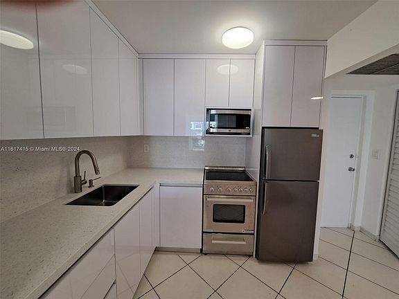 3rd image of 17560 Atlantic Blvd APT 403