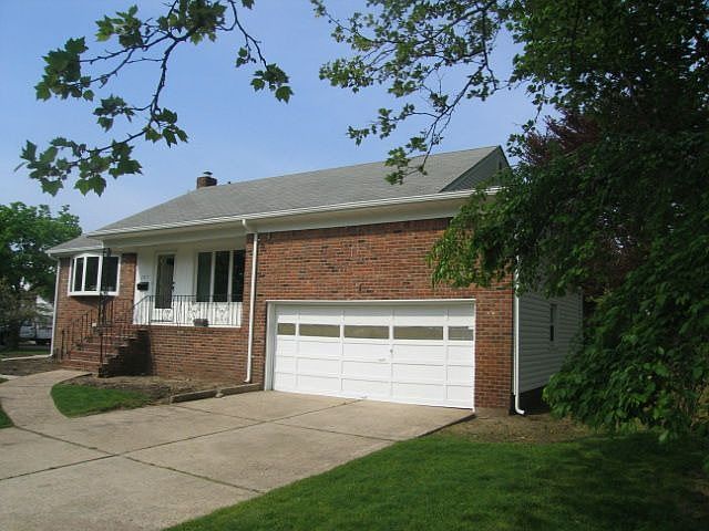 2nd image of 765 Longview Ave
