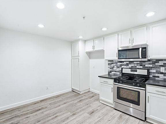 5th image of 176 California Ct #1