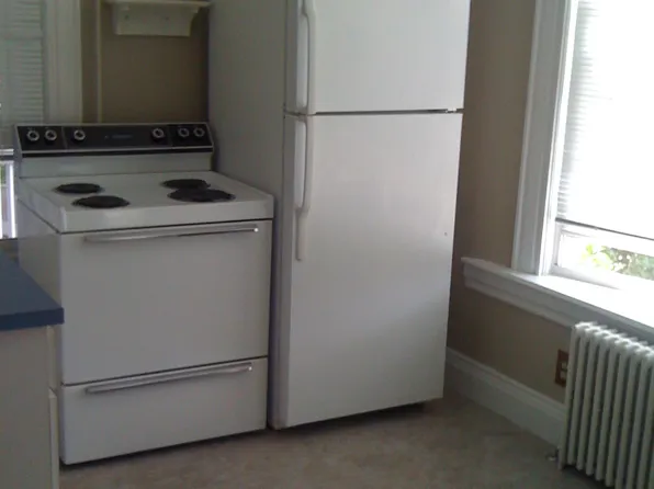 258 Highland St APT 1, Worcester, MA 01602