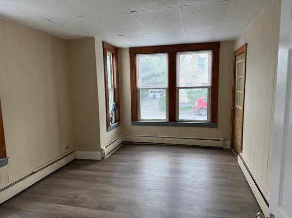 47 Franklin St APT 1, Augusta, ME 04330