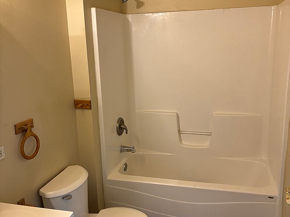 3rd image of 1110 Elizabeth Ct #2S