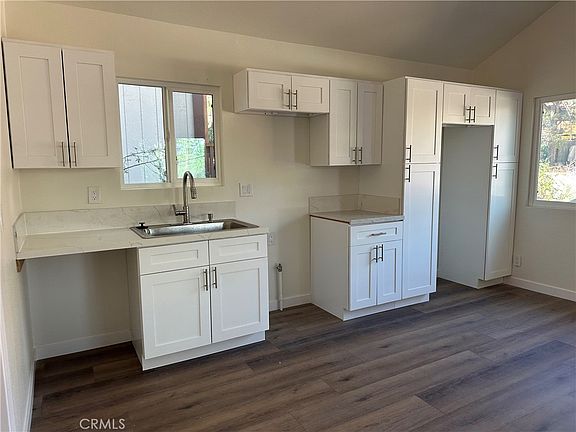 3rd image of 871 Maple Ln