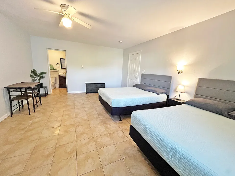 14621 McGregor Blvd #18