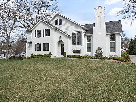 3rd image of 7 W Geyer Ln