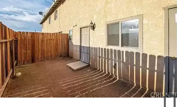 2 bed, 1000 sqft, $1,300 — Photo 4