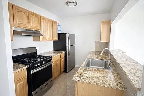 3rd image of 296 Mill St #3