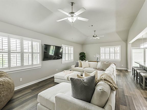 5th image of 13043 Avery Ridge Ln