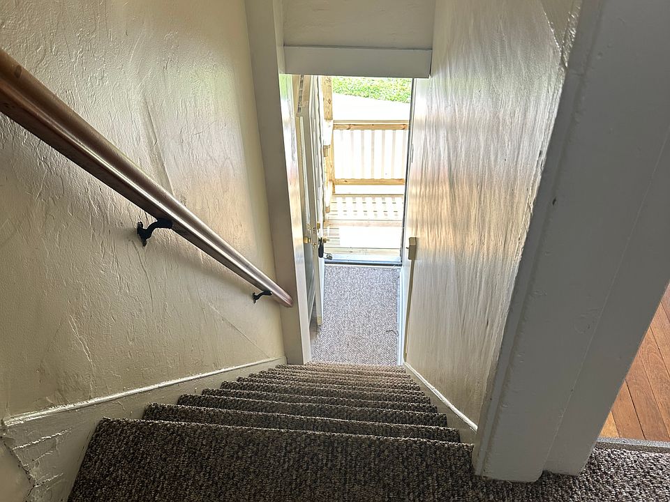 Steps to apartment