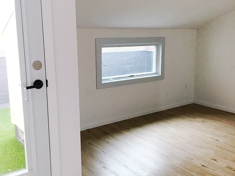 1607 Main St #7 — Photo 14