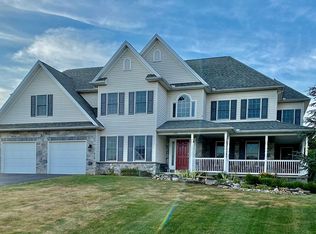 202 Evergreen Dr, Boiling Springs, PA 17007