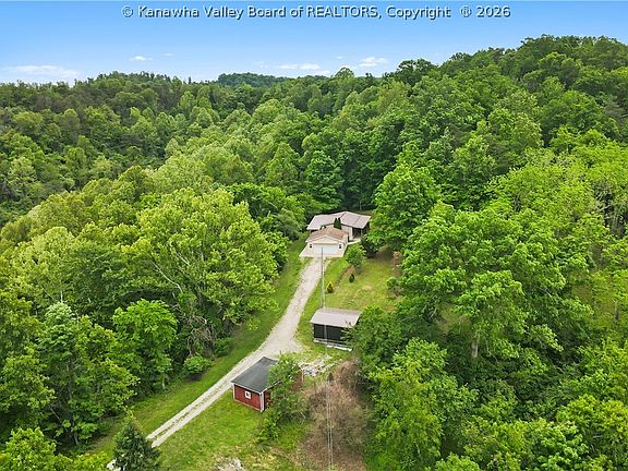 2nd image of 355 Fudges Creek Rd