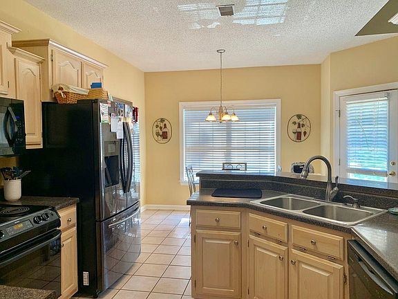 4th image of 21 Cross Creek Dr