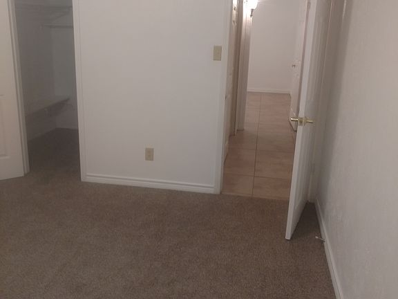 4th image of 644 Roaming Road Dr