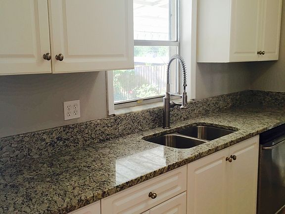 2nd image of 2714 Wright Ave