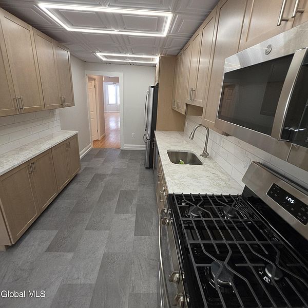 4th image of 154 Milton Avenue
