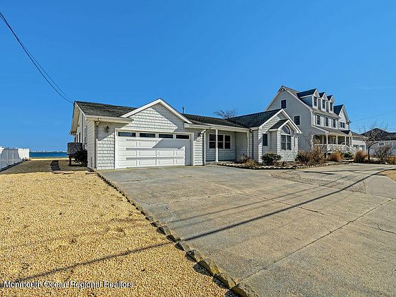 5th image of 631 Bayview Dr
