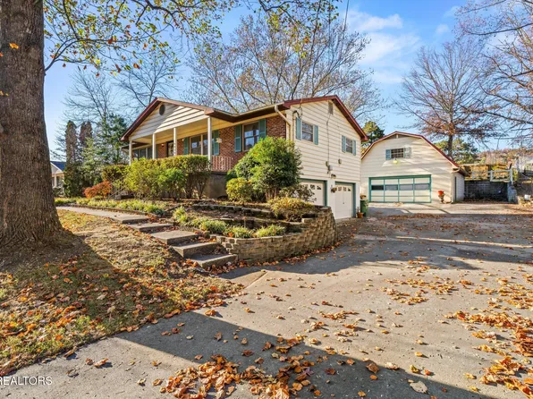 4305 Woodvale Dr, Knoxville, TN 37918