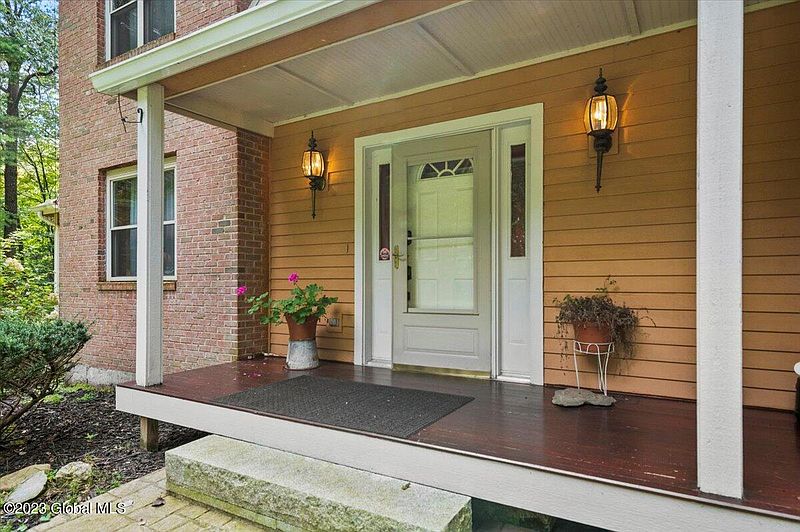 4th image of 314 Burgoyne Road